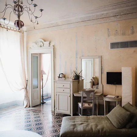Regina Teodolinda Couette-café 4*
