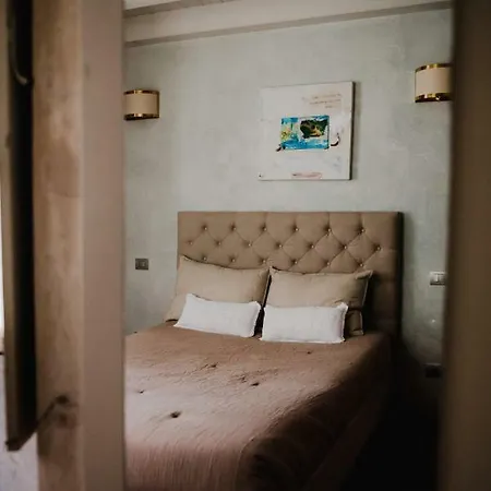 Regina Teodolinda Couette-café 4*